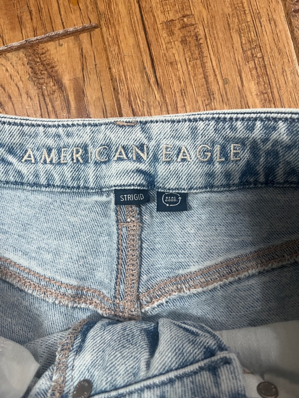 American Eagle Outfitters Light Denim Shorts distressed jeans shorts Sz 4 #933 - Picture 5 of 8